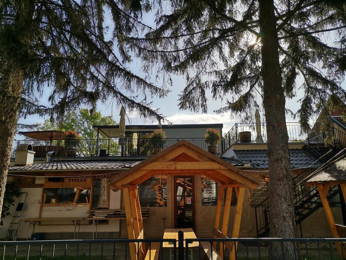 Bed and Breakfast No Stress Panzió-Pizzéria-Sporttábor à Harkány Extérieur photo